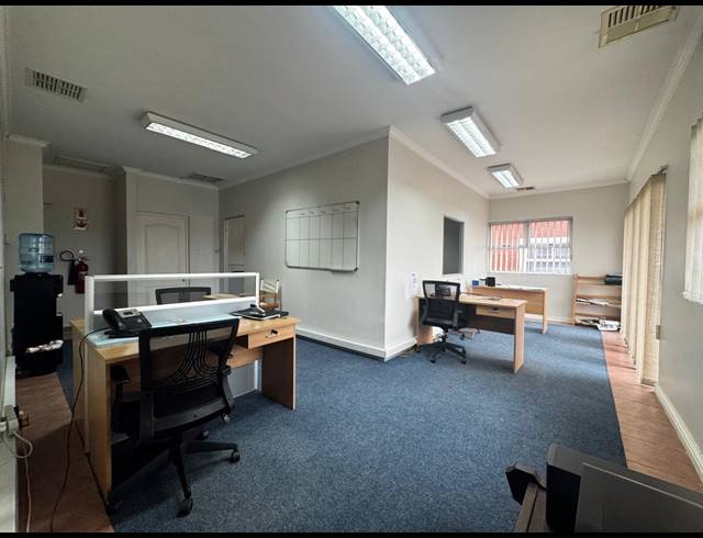 77M² OFFICE TO LET IN MOUNT EDGECOMBE